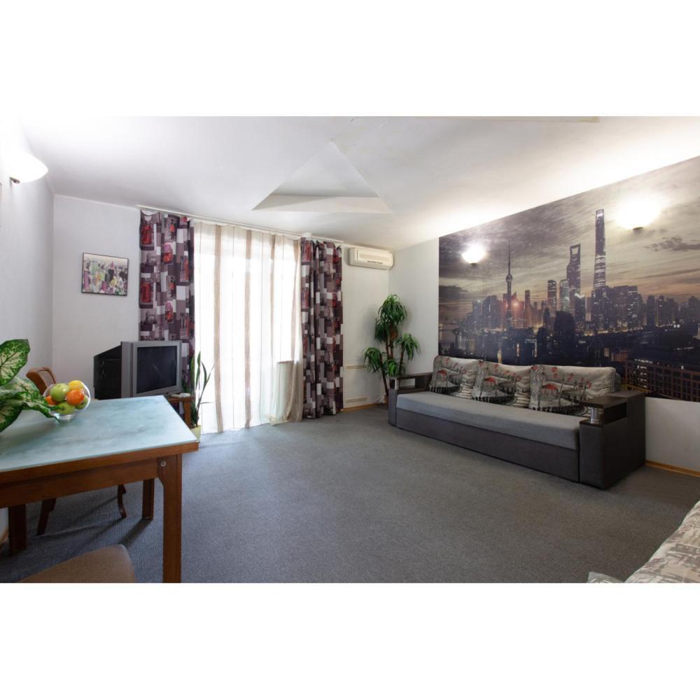Apartment On Naukova *